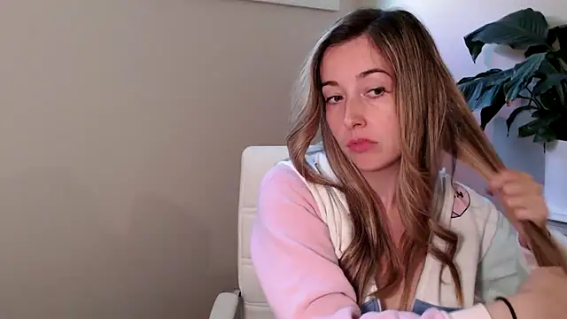 SuggestiveBehavior online show from 09-23-25, 02:42