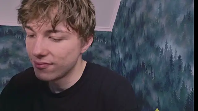 Snapshot of MarkShot_ chatting on 10-31-25, 04:19 MarkShot online show from 10-31-25, 04:19