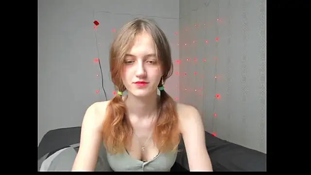 Snapshot of dreamy_pollyyy chatting on 03-24-26, 03:28 dreamy pollyyy online show from 03-24-26, 03:28