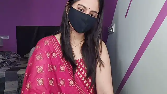 Snapshot of Tanya-mittal chatting on 04-15-26, 05:14 Tanya-mittal online show from 04-15-26, 05:14