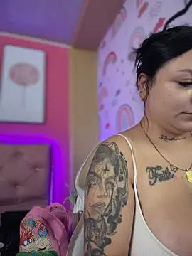 Snapshot of Megaan__More chatting on 02-13-26, 03:13 Megaan More online show from 02-13-26, 03:13