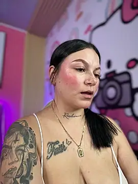 Snapshot of Megaan__More chatting on 03-02-26, 05:08 Megaan More online show from 03-02-26, 05:08