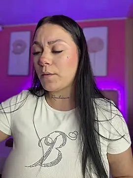 Megaan  More online show from 05-12-26, 05:59
