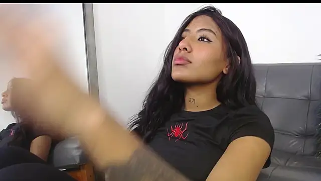 Snapshot of Deysha_Garcias chatting on 10-15-25, 03:23 Deysha Garcias online show from 10-15-25, 03:23