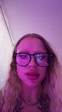 Sugar Pop online show from 10-21-25, 05:46