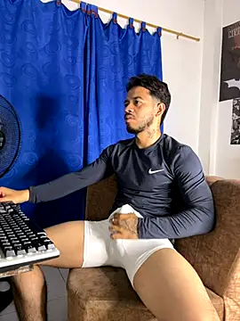 DavideVentura  online show from 09-16-25, 07:42