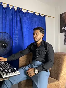 DavideVentura  online show from 09-24-25, 04:32