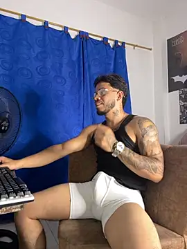 DavideVentura  online show from 10-01-25, 03:01