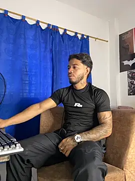 DavideVentura  online show from 10-01-25, 04:57