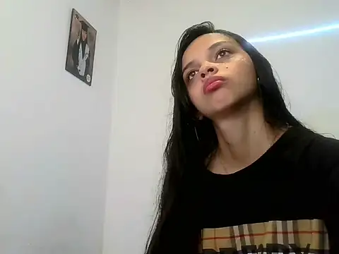 Snapshot of lucy_babyy chatting on 10-16-25, 01:23 lucy babyy online show from 10-16-25, 01:23