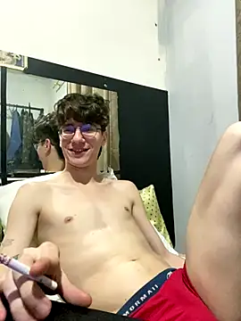 Snapshot of HeiRique chatting on 10-21-25, 03:51 HeiRique online show from 10-21-25, 03:51