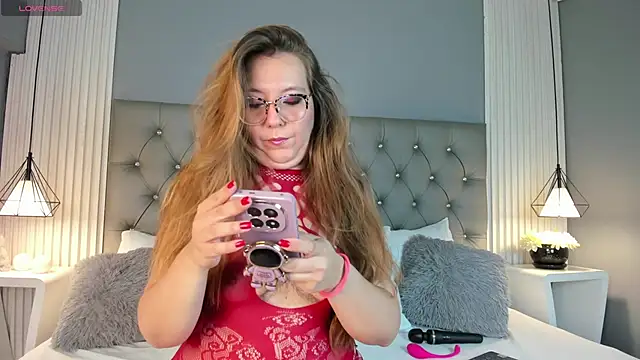 SamantaHarvey online show from 10-18-25, 03:42