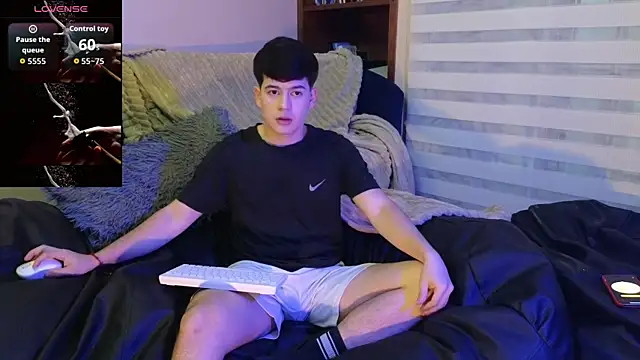 tightncuteass online show from 05-13-26, 12:19