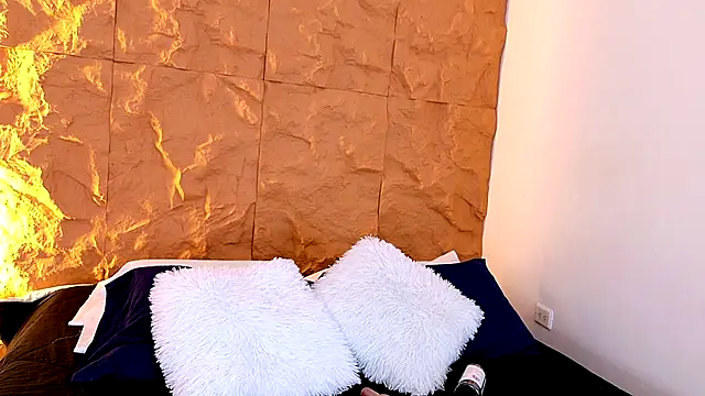 IvannaaVega online show from 02-11-26, 05:23