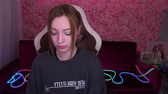 FoxyMayy online show from 06-20-26, 06:16