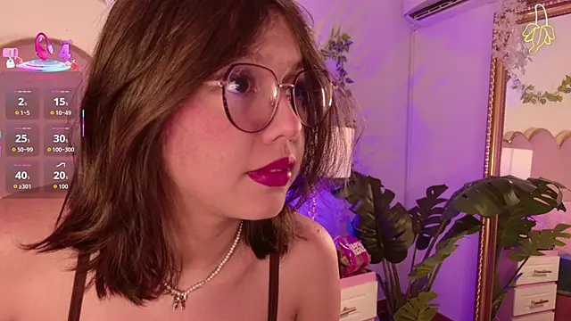 Snapshot of Lauuu2007 chatting on 02-17-26, 08:48 Lauuu2007 online show from 02-17-26, 08:48