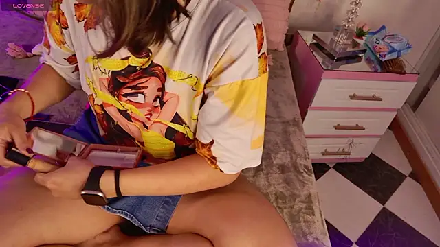 Snapshot of Lauuu2007 chatting on 03-17-26, 08:34 Lauuu2007 online show from 03-17-26, 08:34