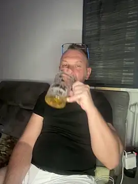 Snapshot of niezlomny75 chatting on 09-17-25, 07:26 niezlomny75 online show from 09-17-25, 07:26