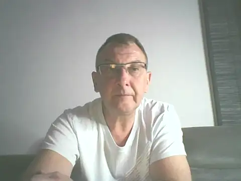 Snapshot of niezlomny75 chatting on 09-24-25, 10:57 niezlomny75 online show from 09-24-25, 10:57