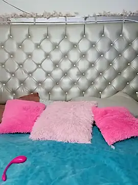 ZARAY 1118 online show from 12-15-25, 03:55