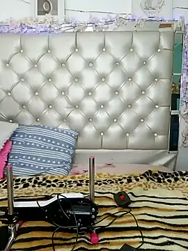 Snapshot of ZARAY_1118 chatting on 02-14-26, 01:24 ZARAY 1118 online show from 02-14-26, 01:24