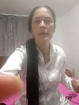 Snapshot of ZARAY_1118 chatting on 03-25-26, 11:11 ZARAY 1118 online show from 03-25-26, 11:11