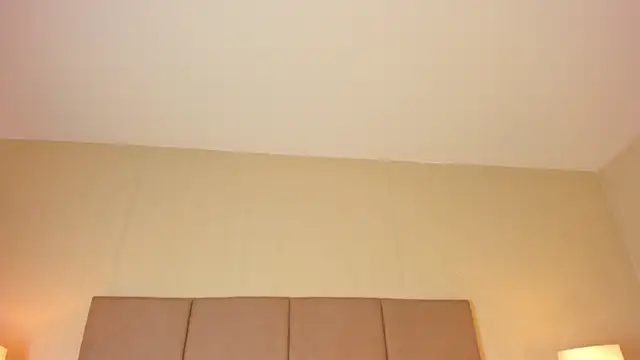 Helenstanford online show from 05-08-26, 01:49