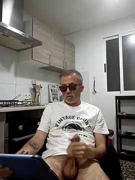 EmilioTaladdro online show from 05-01-26, 07:51