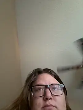 amberlynntun online show from 11-18-25, 09:19