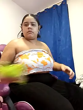 Snapshot of Anabelle_00_ chatting on 10-17-25, 03:10 Anabelle 00 online show from 10-17-25, 03:10