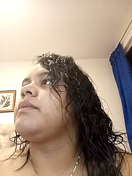 Snapshot of Anabelle_00_ chatting on 10-21-25, 03:29 Anabelle 00 online show from 10-21-25, 03:29