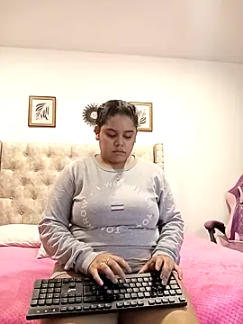 Snapshot of Anabelle_00_ chatting on 10-25-25, 04:09 Anabelle 00 online show from 10-25-25, 04:09