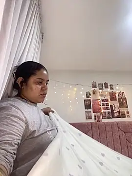 Snapshot of Anabelle_00_ chatting on 02-10-26, 03:43 Anabelle 00 online show from 02-10-26, 03:43