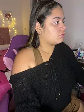 Snapshot of Anabelle_00_ chatting on 03-22-26, 03:21 Anabelle 00 online show from 03-22-26, 03:21