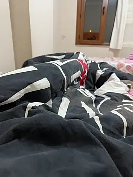 Snapshot of LAZ3R1 chatting on 09-21-25, 09:38 LAZ3R1 online show from 09-21-25, 09:38