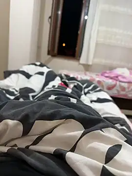 Snapshot of LAZ3R1 chatting on 09-26-25, 08:02 LAZ3R1 online show from 09-26-25, 08:02