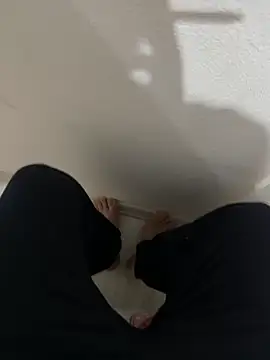 Snapshot of LAZ3R1 chatting on 10-02-25, 10:39 LAZ3R1 online show from 10-02-25, 10:39