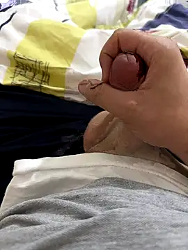 Snapshot of LAZ3R1 chatting on 10-18-25, 05:14 LAZ3R1 online show from 10-18-25, 05:14