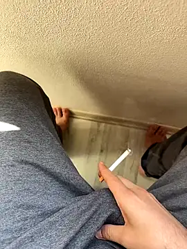 Snapshot of LAZ3R1 chatting on 10-22-25, 06:24 LAZ3R1 online show from 10-22-25, 06:24