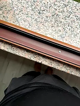 Snapshot of LAZ3R1 chatting on 10-25-25, 04:20 LAZ3R1 online show from 10-25-25, 04:20