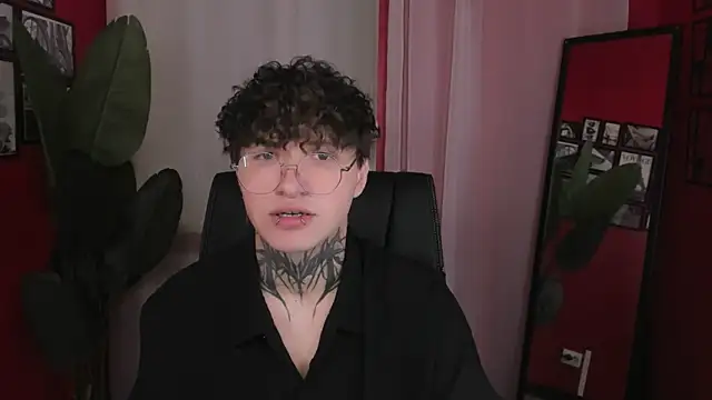 Snapshot of JonnyDarka chatting on 05-27-26, 11:29 JonnyDarka online show from 05-27-26, 11:29