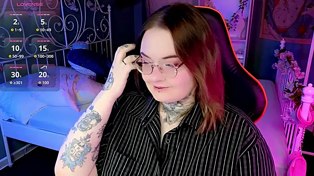Alice Linger online show from 09-17-25, 03:24
