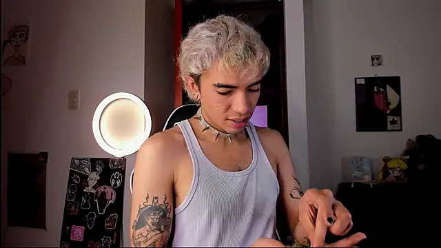 Snapshot of guynextdo0r chatting on 10-03-25, 09:12 guynextdo0r online show from 10-03-25, 09:12