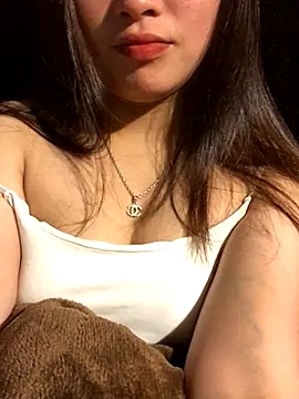 Snapshot of chipchip-00 chatting on 10-10-25, 01:37 chipchip-00 online show from 10-10-25, 01:37