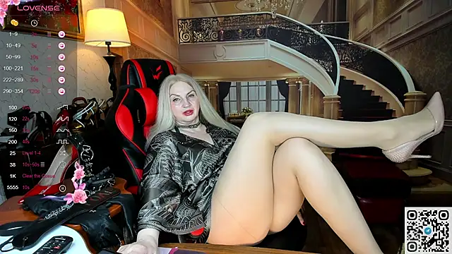 Nina Devillle online show from 03-28-26, 02:11