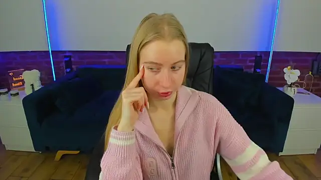 Alina Blonde online show from 02-18-26, 07:04