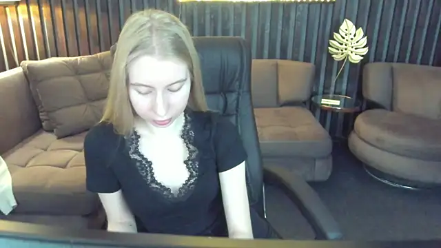 Alina Blonde online show from 05-05-26, 05:37