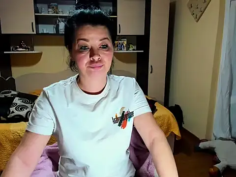 Snapshot of Soffy_Skye chatting on 02-19-26, 03:46 Soffy Skye online show from 02-19-26, 03:46