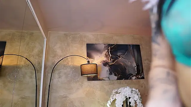 YuliaDesirevska online show from 10-19-25, 05:02