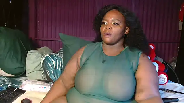 Snapshot of Bustyboobs02xx chatting on 03-28-26, 06:46 Bustyboobs02xx online show from 03-28-26, 06:46